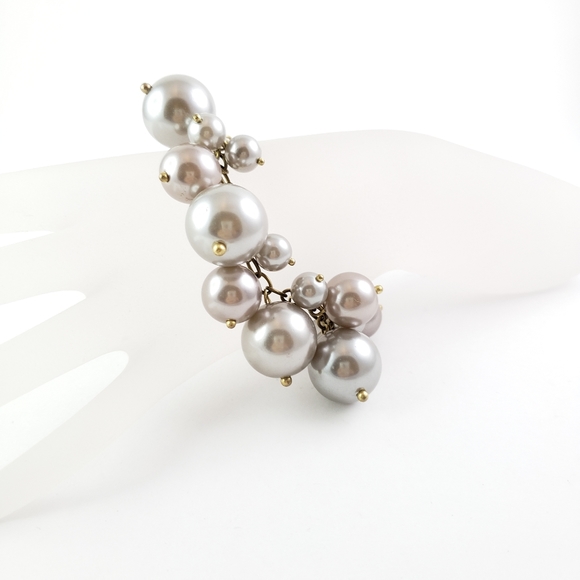 Not for sale - J. Crew Statement Bracelet Jumbo Pearls Grey - Picture 6 of 13